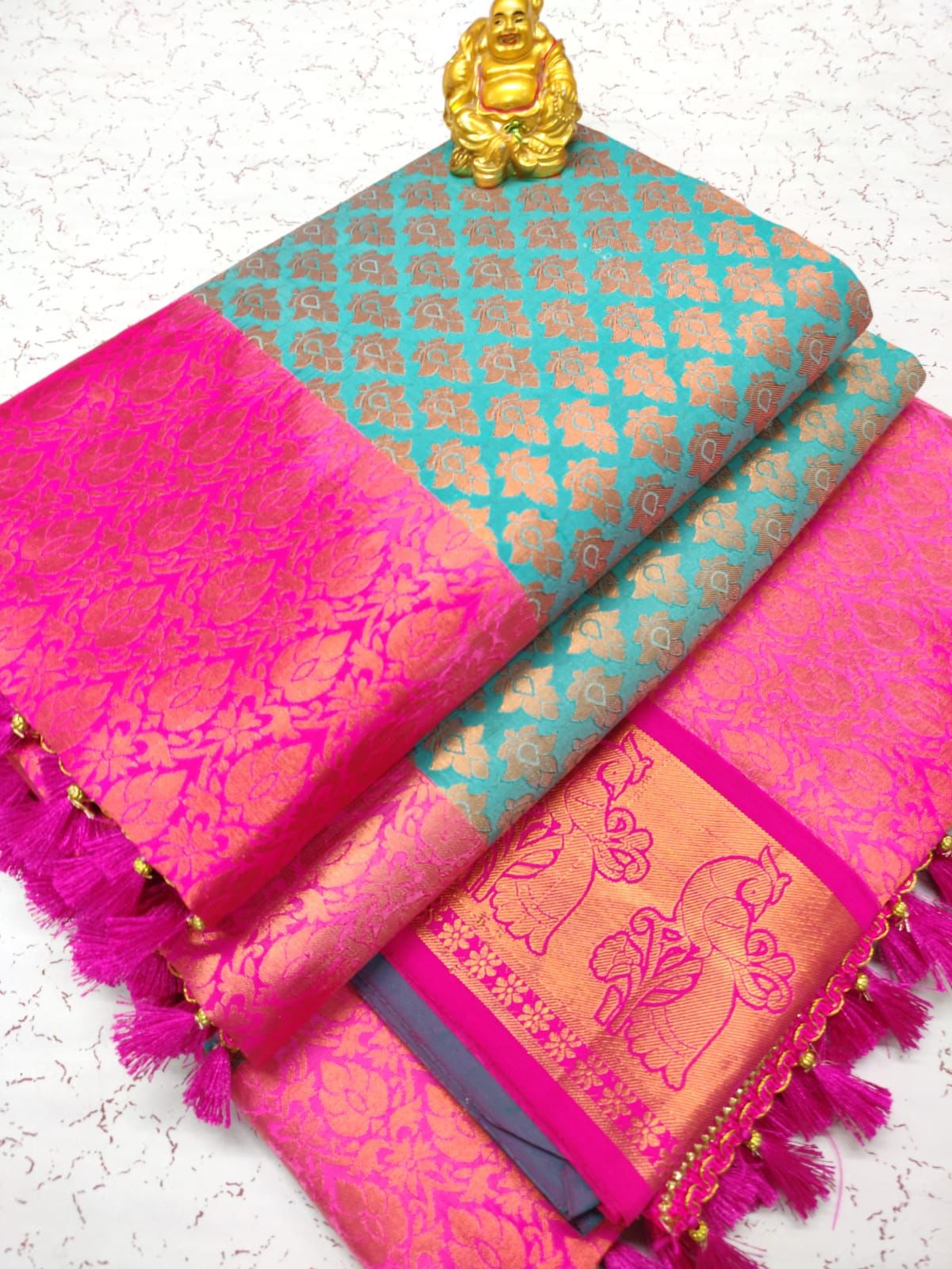 Art silk with tussles