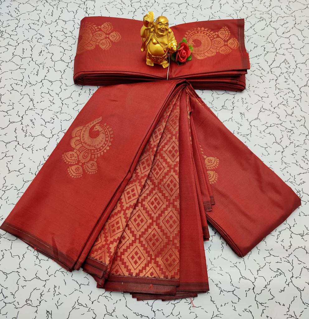 Soft silk borderless saree - red