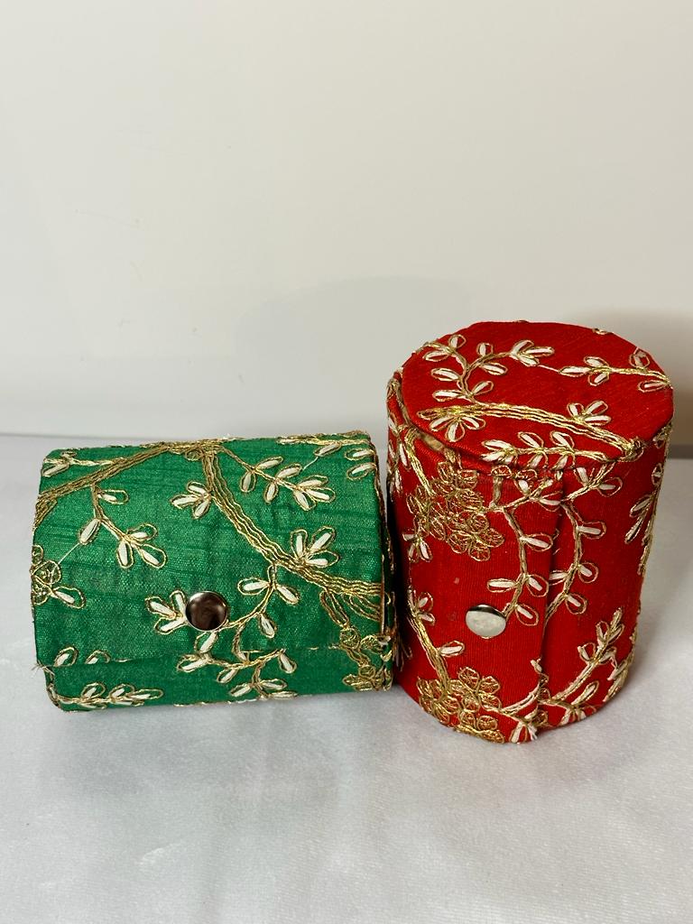 Bangle case (medium) with beautiful embroidery