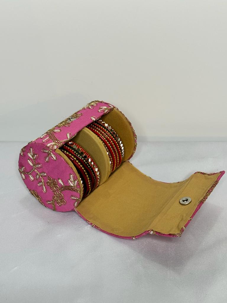 Bangle case (medium) with beautiful embroidery