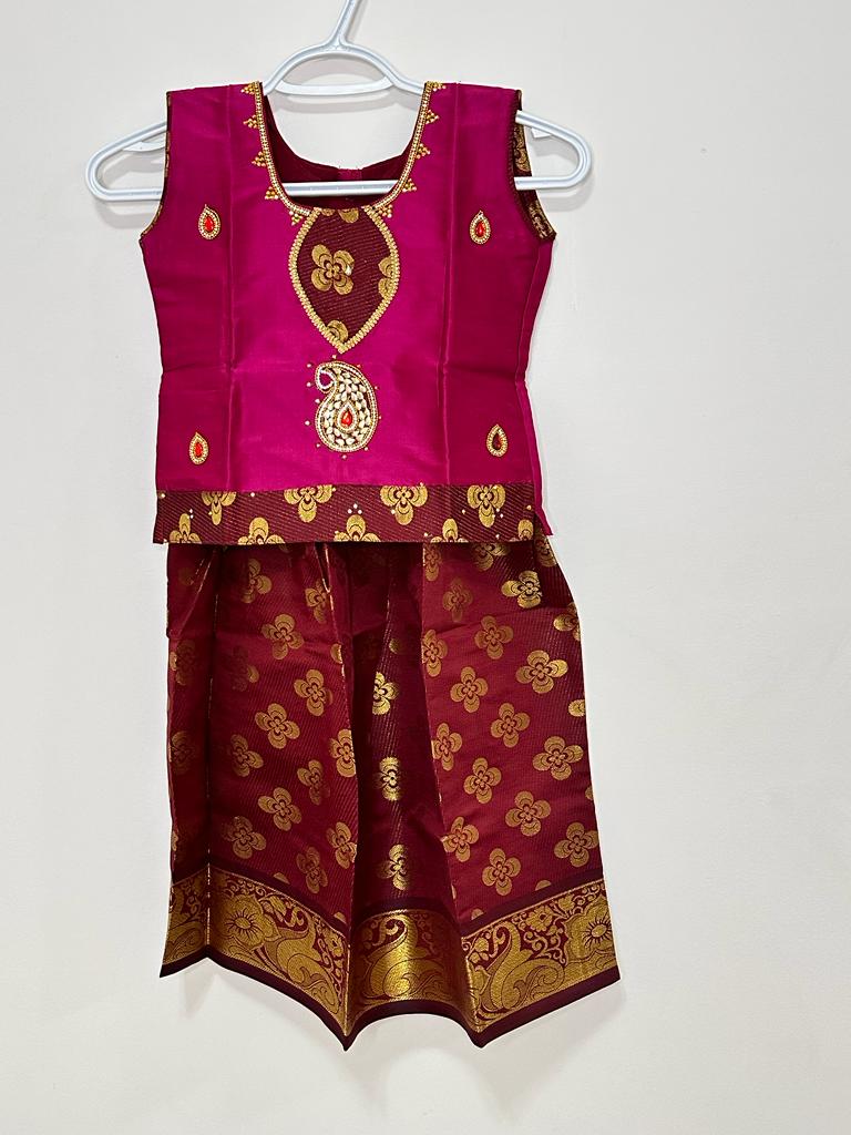 Pattu Pavadai